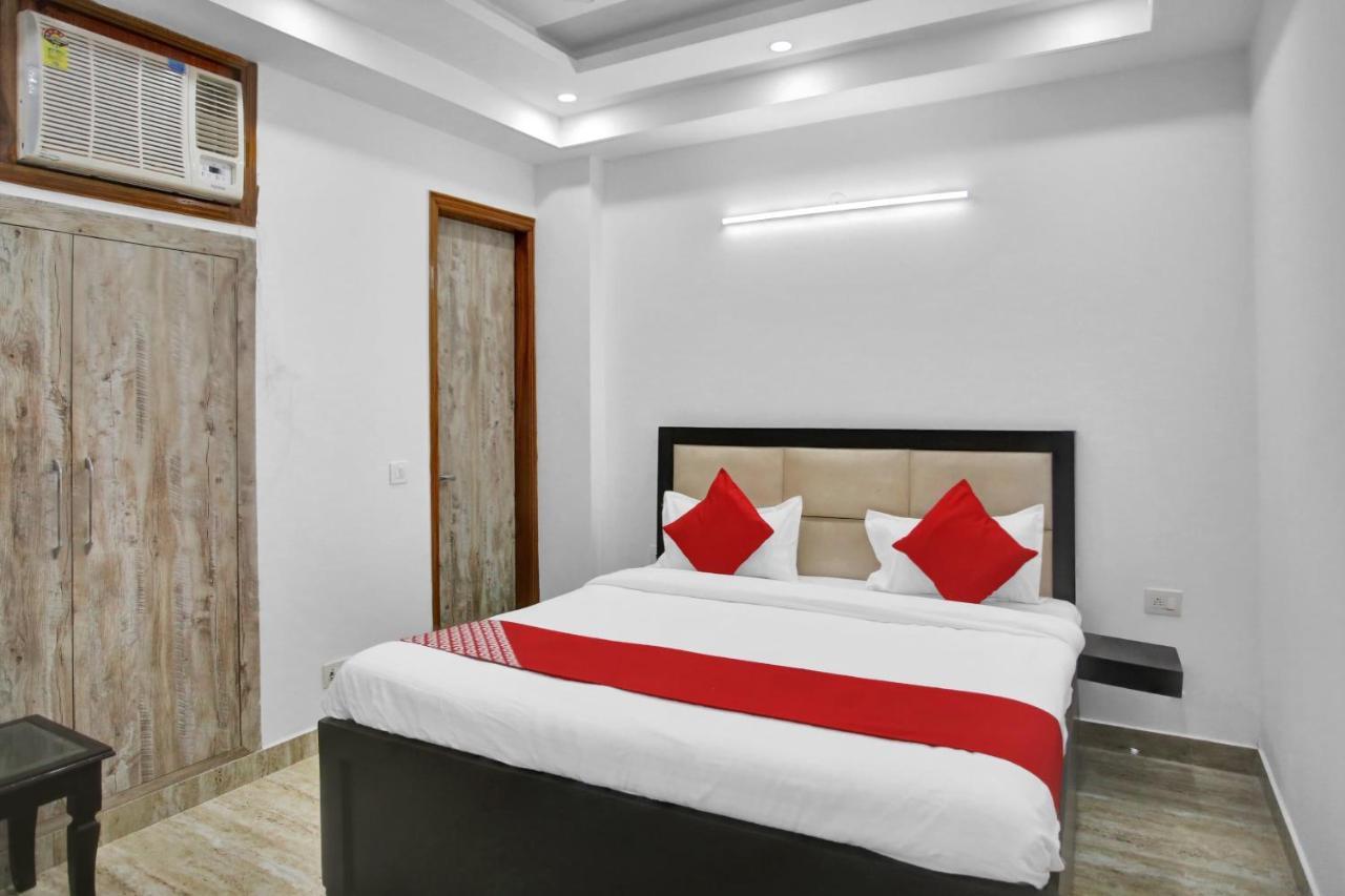 Oyo 82100 Golden Residency โนอิดา ภายนอก รูปภาพ