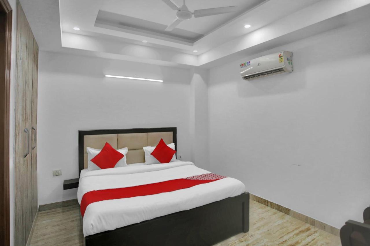 Oyo 82100 Golden Residency โนอิดา ภายนอก รูปภาพ