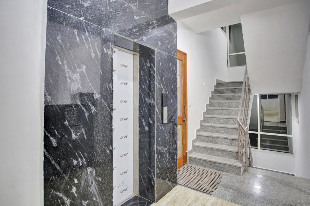 Oyo 82100 Golden Residency โนอิดา ภายนอก รูปภาพ